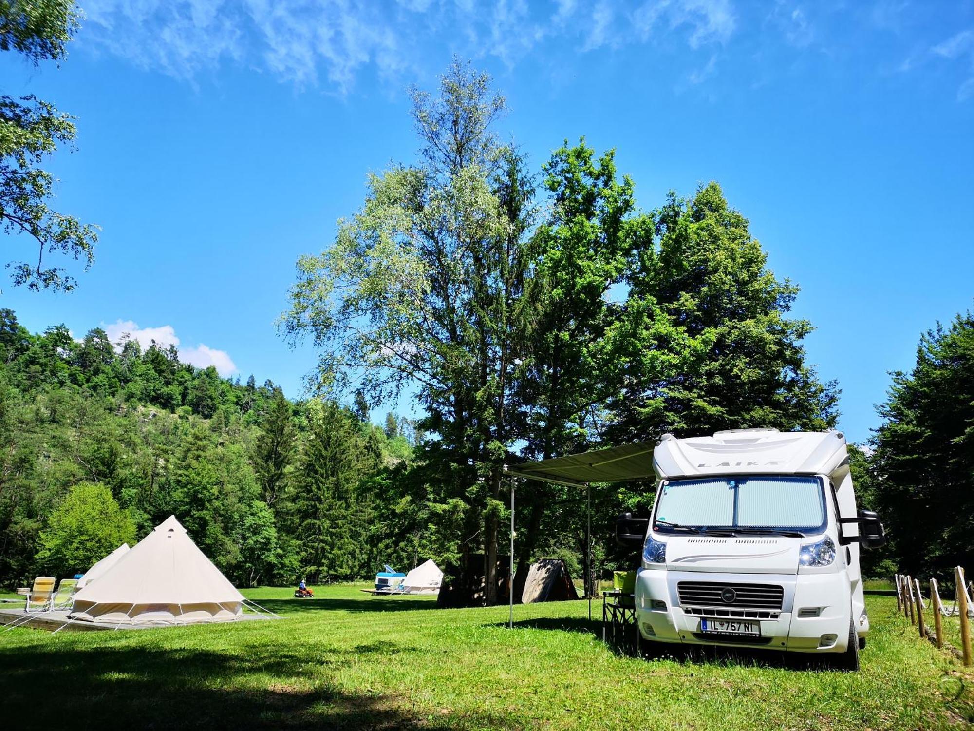Eco River Camp - Pitches ราโดว์ลิตซา ภายนอก รูปภาพ
