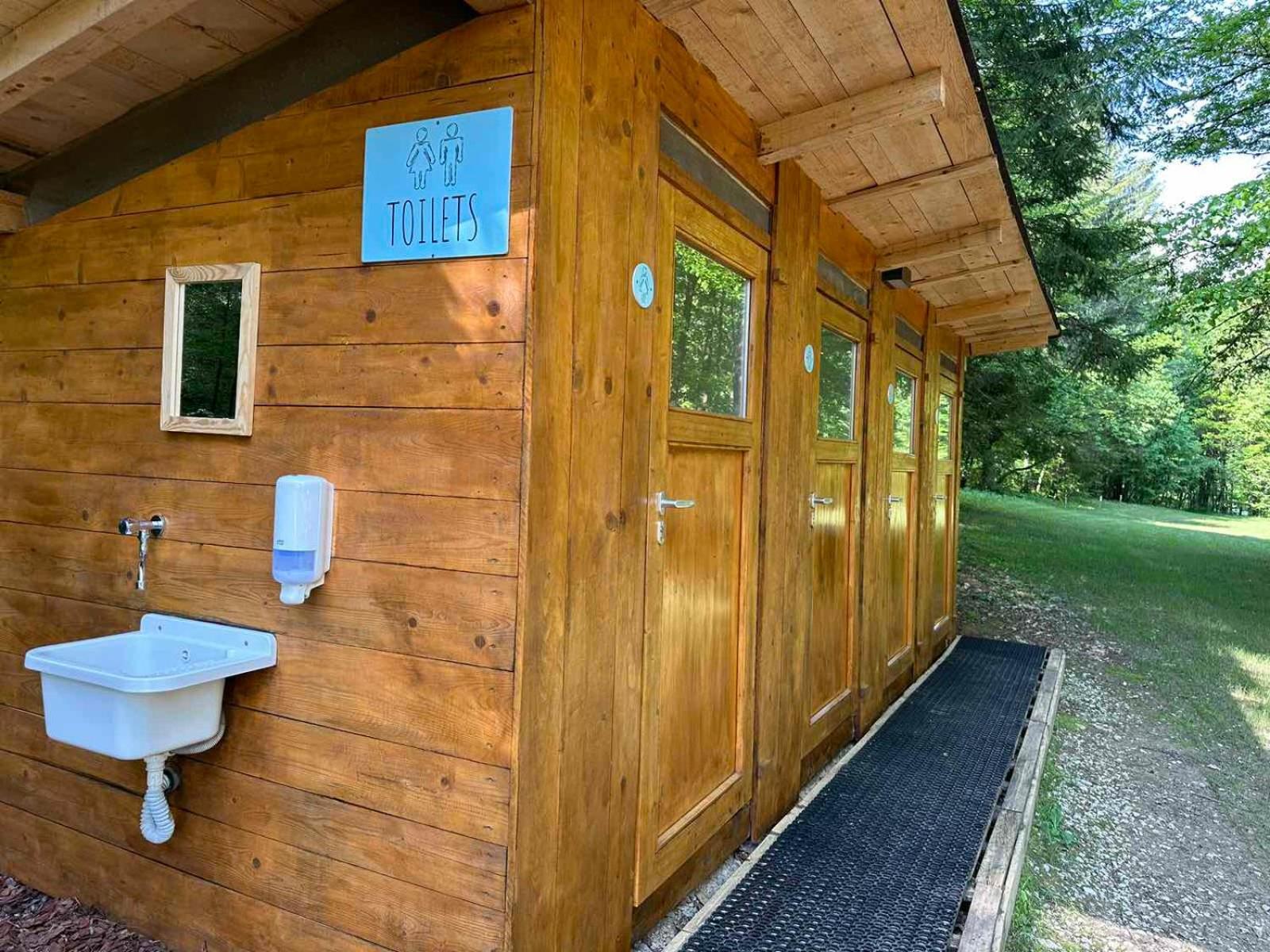 Eco River Camp - Pitches ราโดว์ลิตซา ภายนอก รูปภาพ
